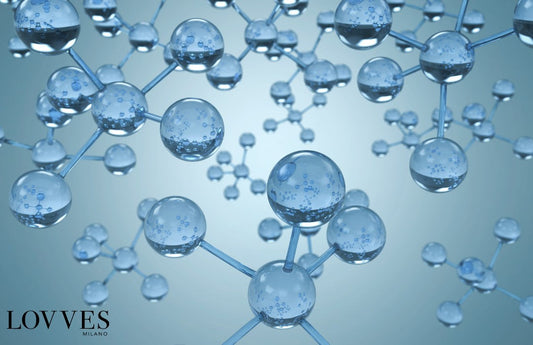 
Peptides and Panthenol: fundamental active ingredients in the formulations of anti-wrinkle and anti-aging creams and serums by Lovves Milano Alta Cosmesi Naturale.